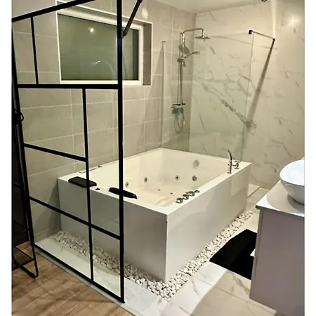 Apartment Loft De Waroux *