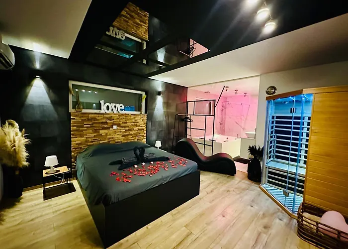 Loft De Waroux 公寓